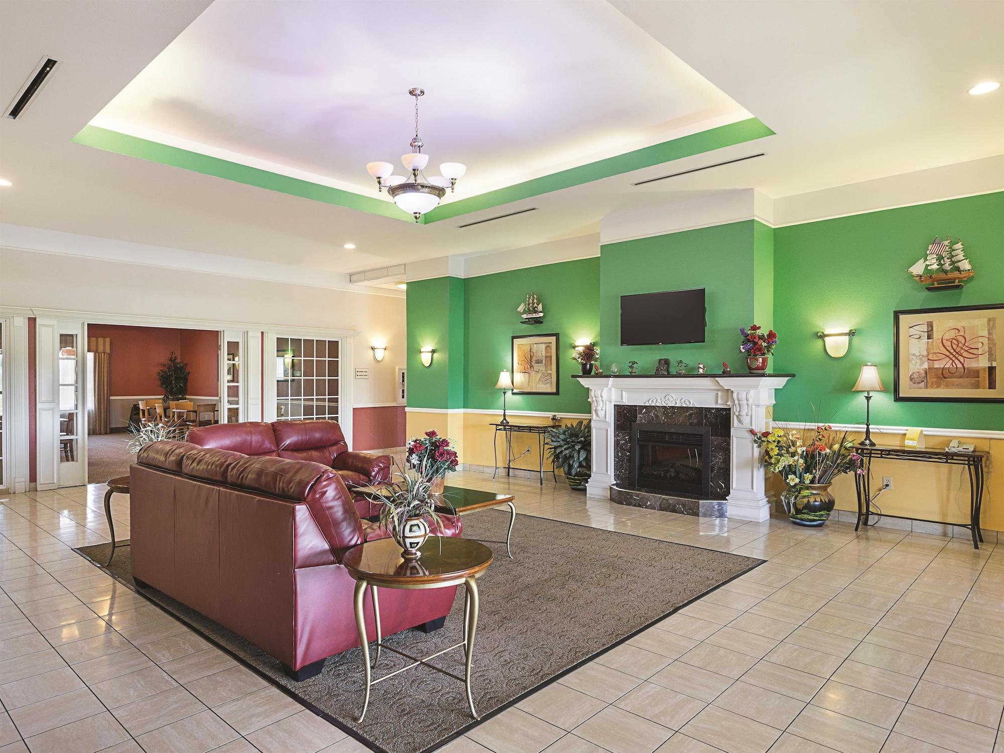 Baymont Inn & Suites Brenham Esterno foto