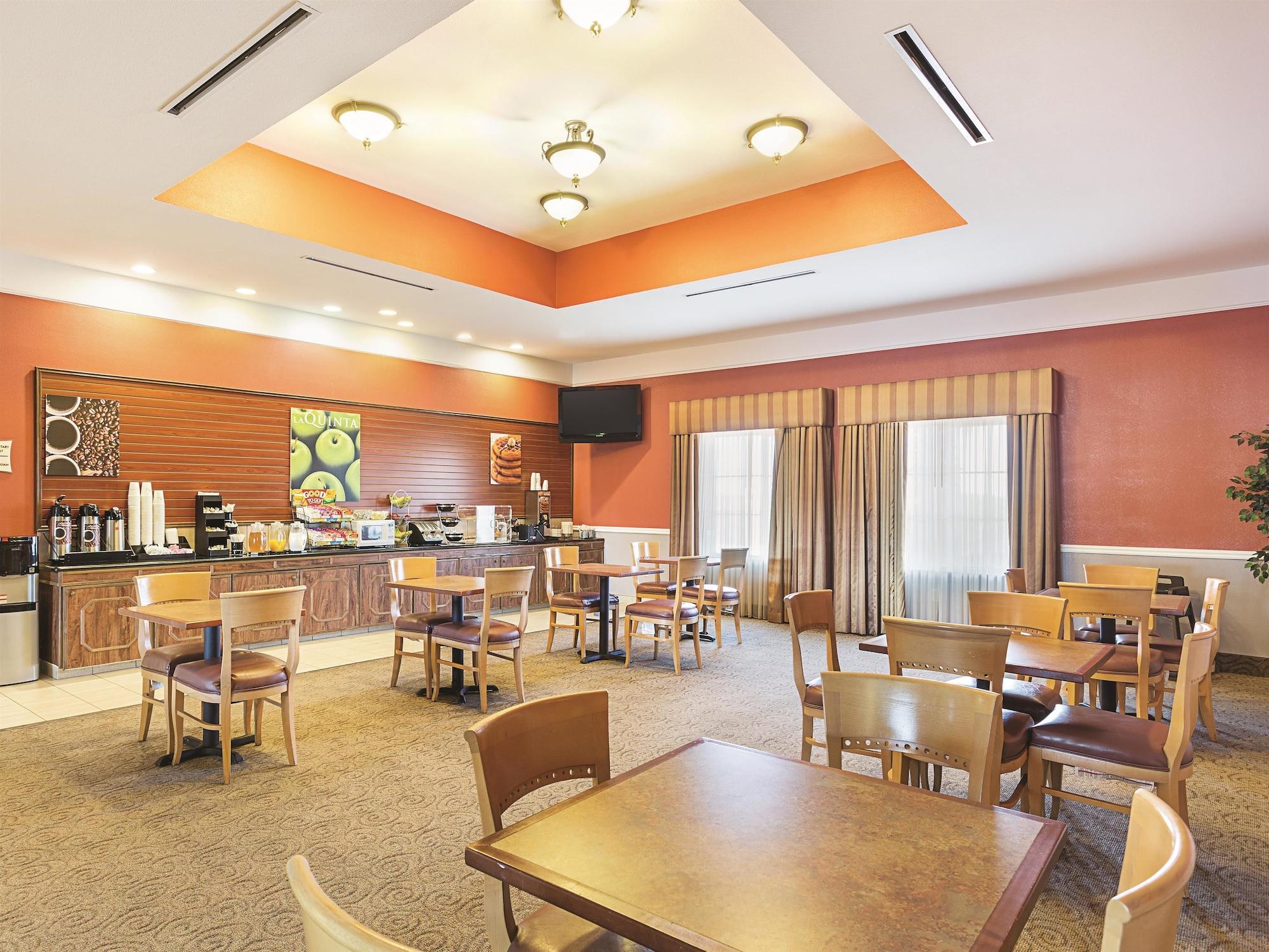 Baymont Inn & Suites Brenham Esterno foto