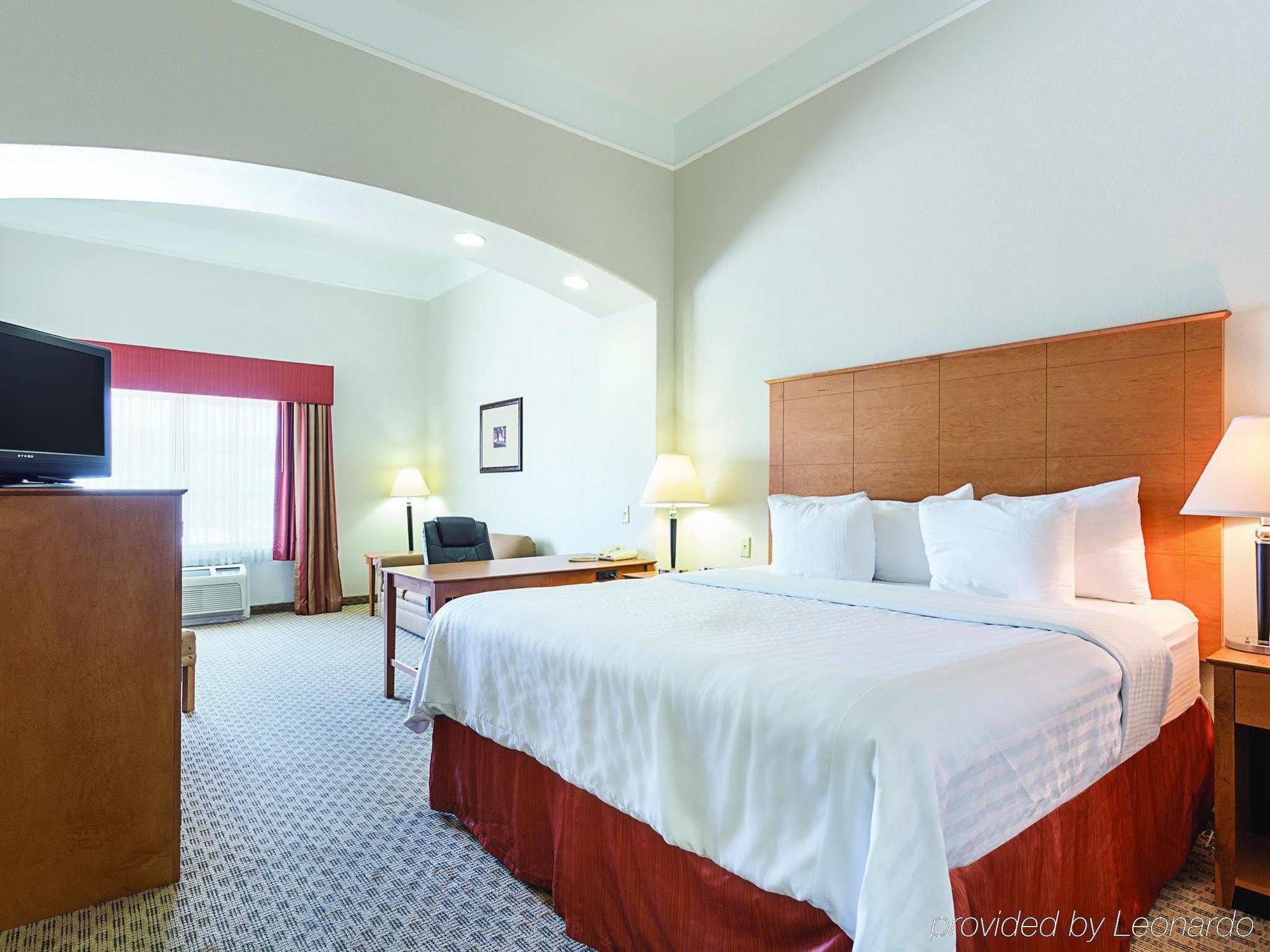 Baymont Inn & Suites Brenham Esterno foto