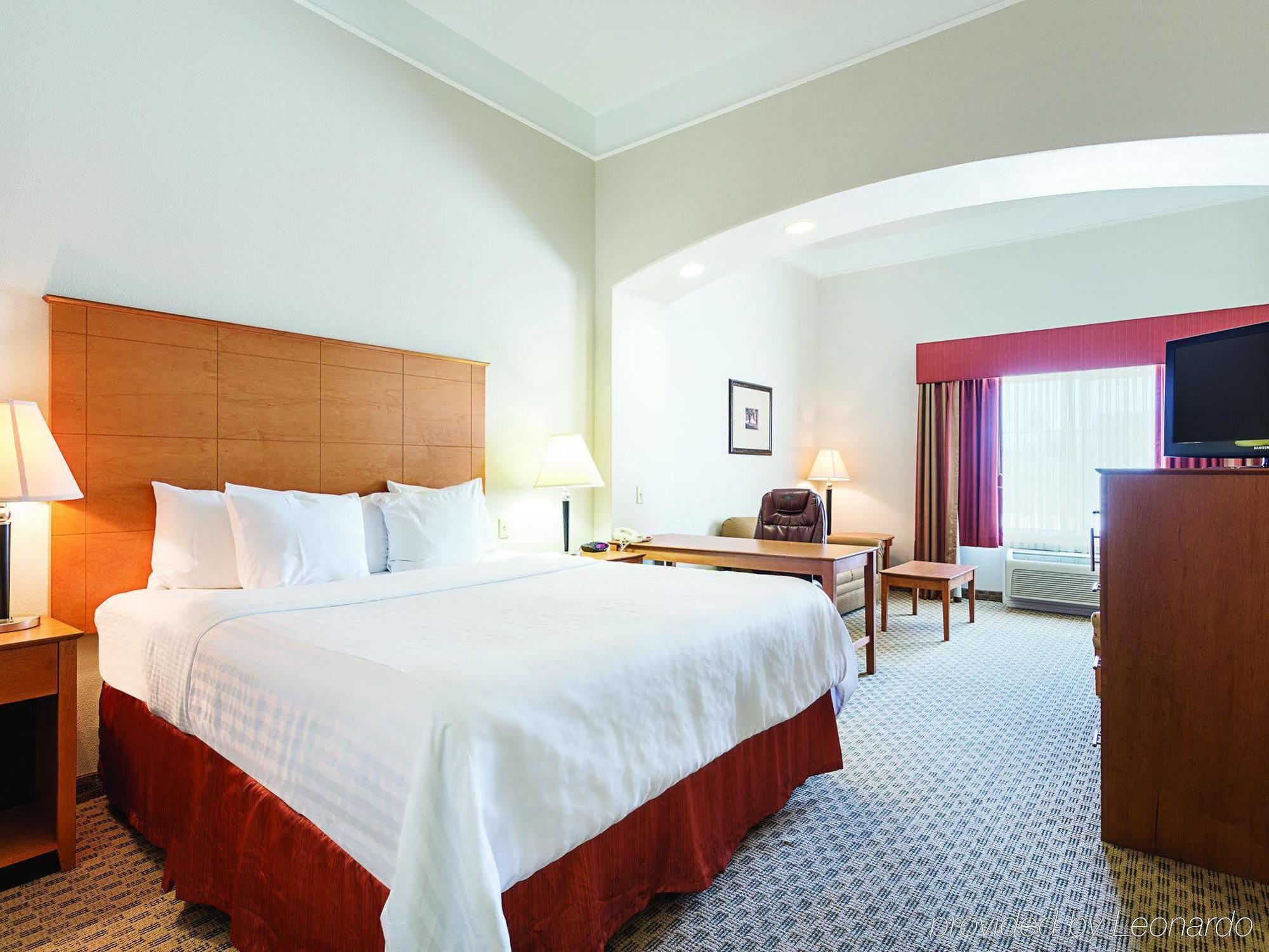 Baymont Inn & Suites Brenham Esterno foto