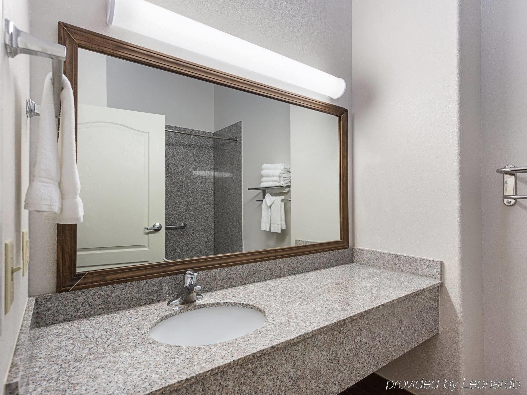 Baymont Inn & Suites Brenham Esterno foto