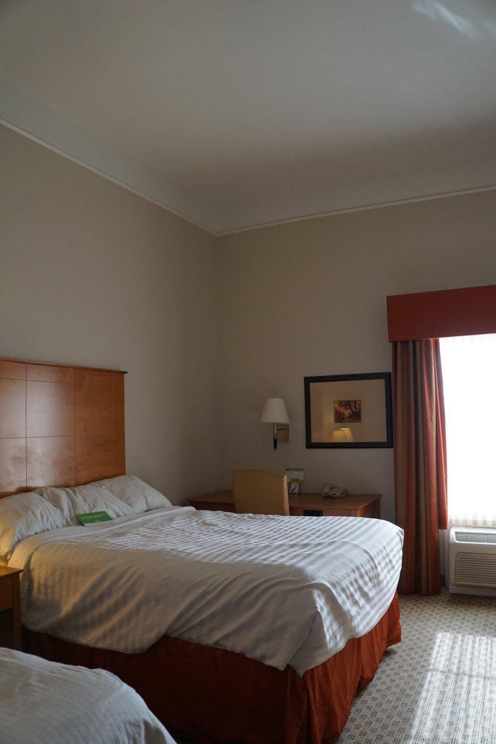 Baymont Inn & Suites Brenham Esterno foto