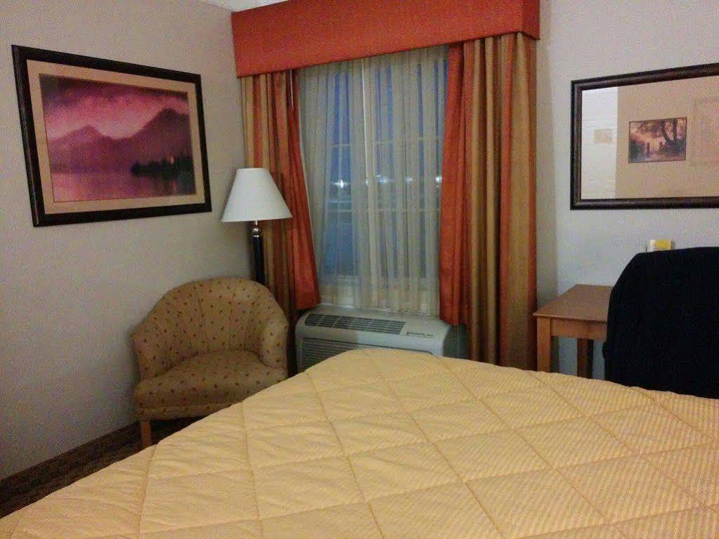 Baymont Inn & Suites Brenham Esterno foto